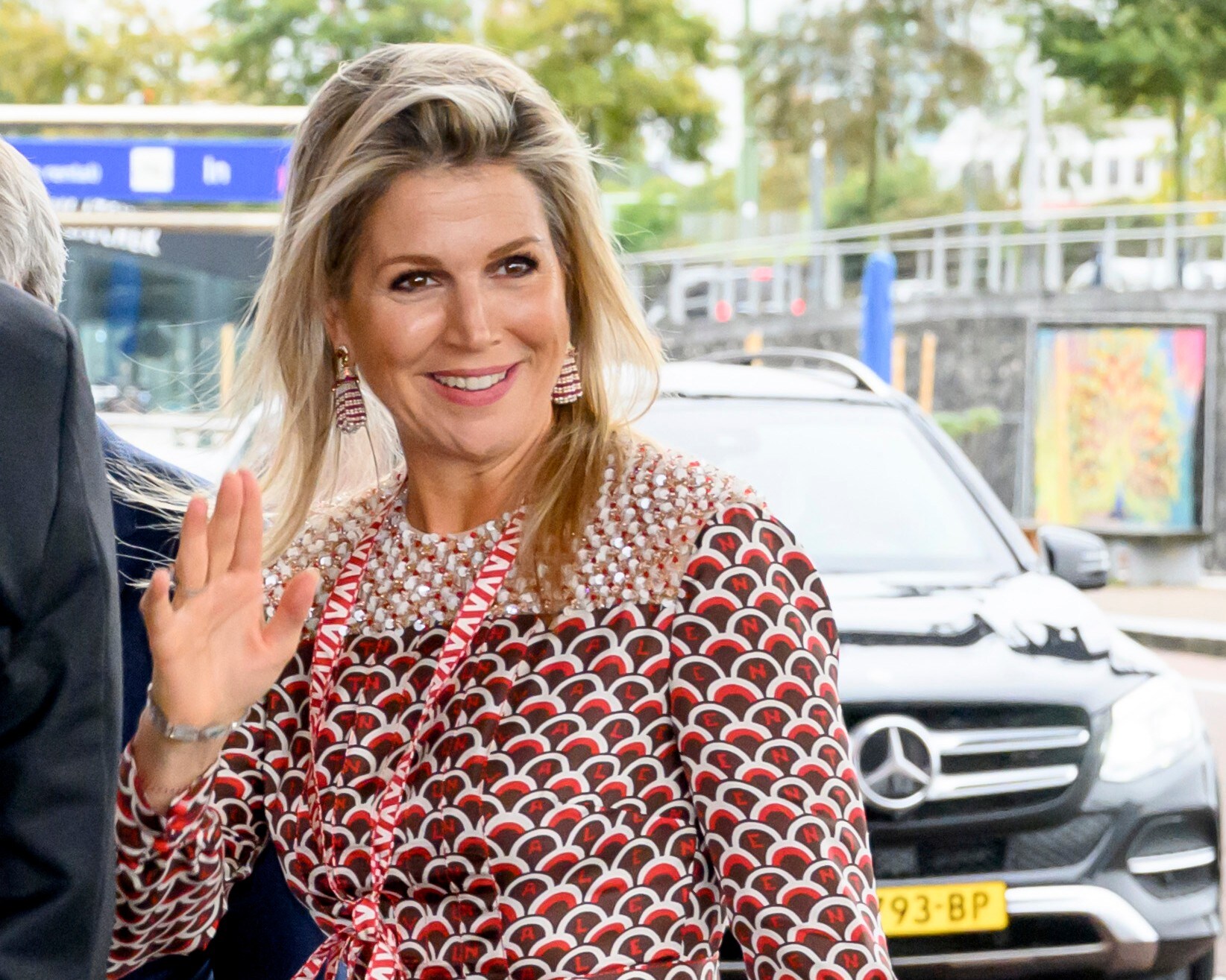 Koningin M Xima Gespot In Seventies Jurk Van Valentino Libelle