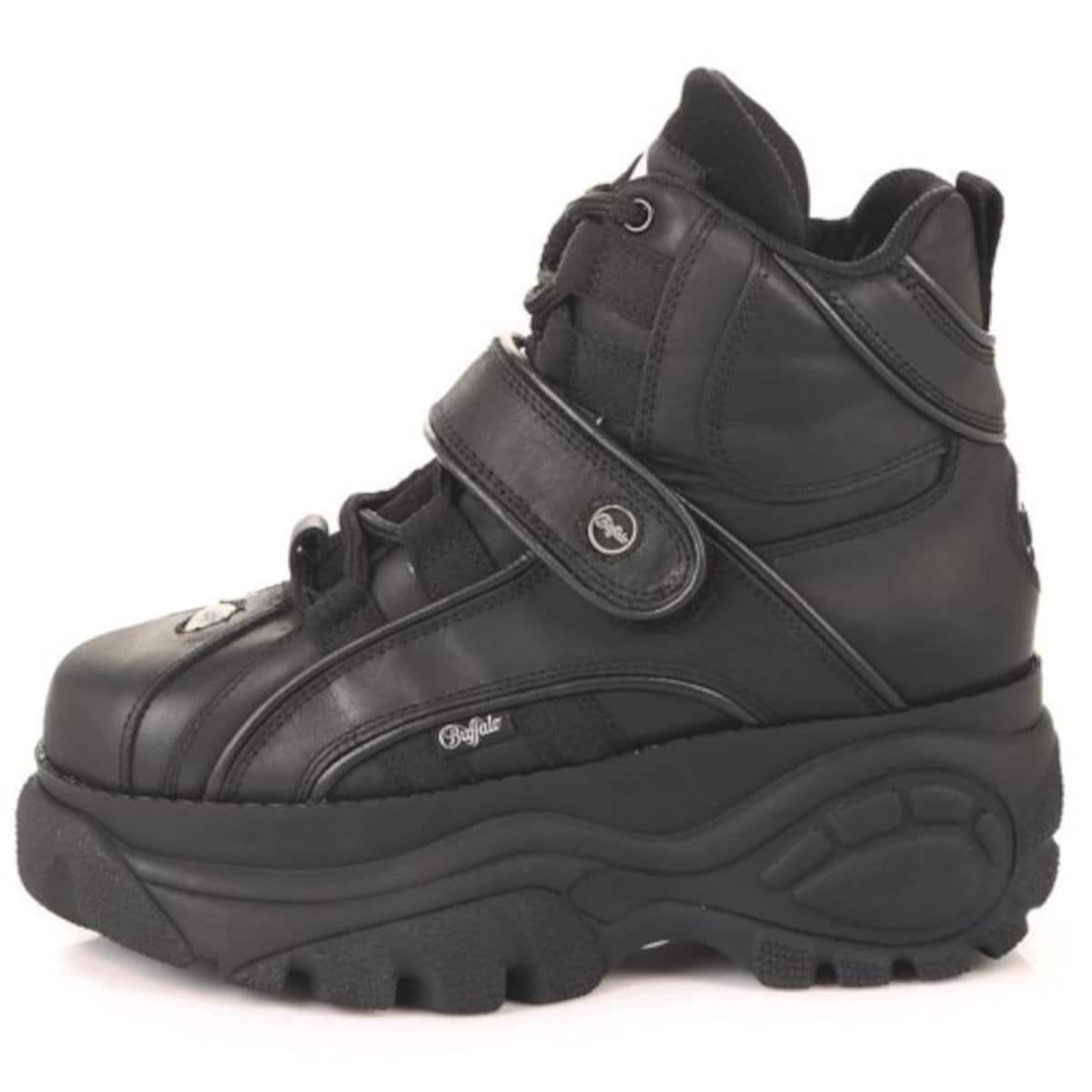 De foutste schoen uit de jaren 90 is nu hipper dan ooit Libelle