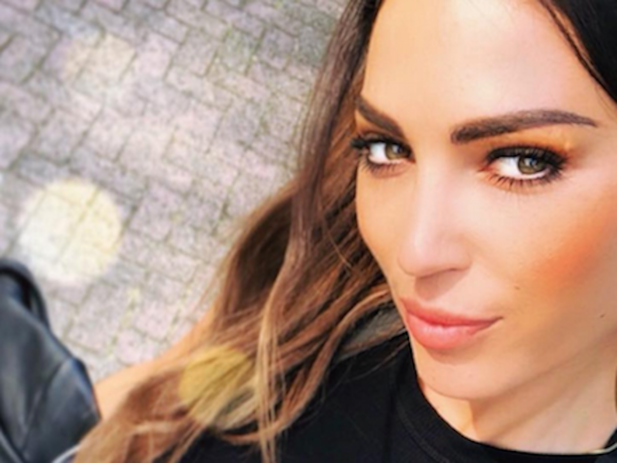 Yolanthe niet bang voor bloot: op déze foto draagt ze alleen een bh |  Libelle