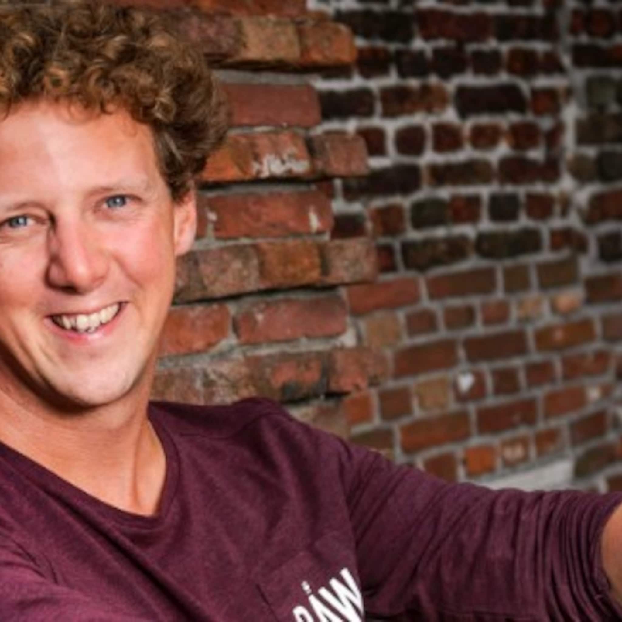 Jochem Myjer krijgt MRI-scan op vrijdag de 13de: 