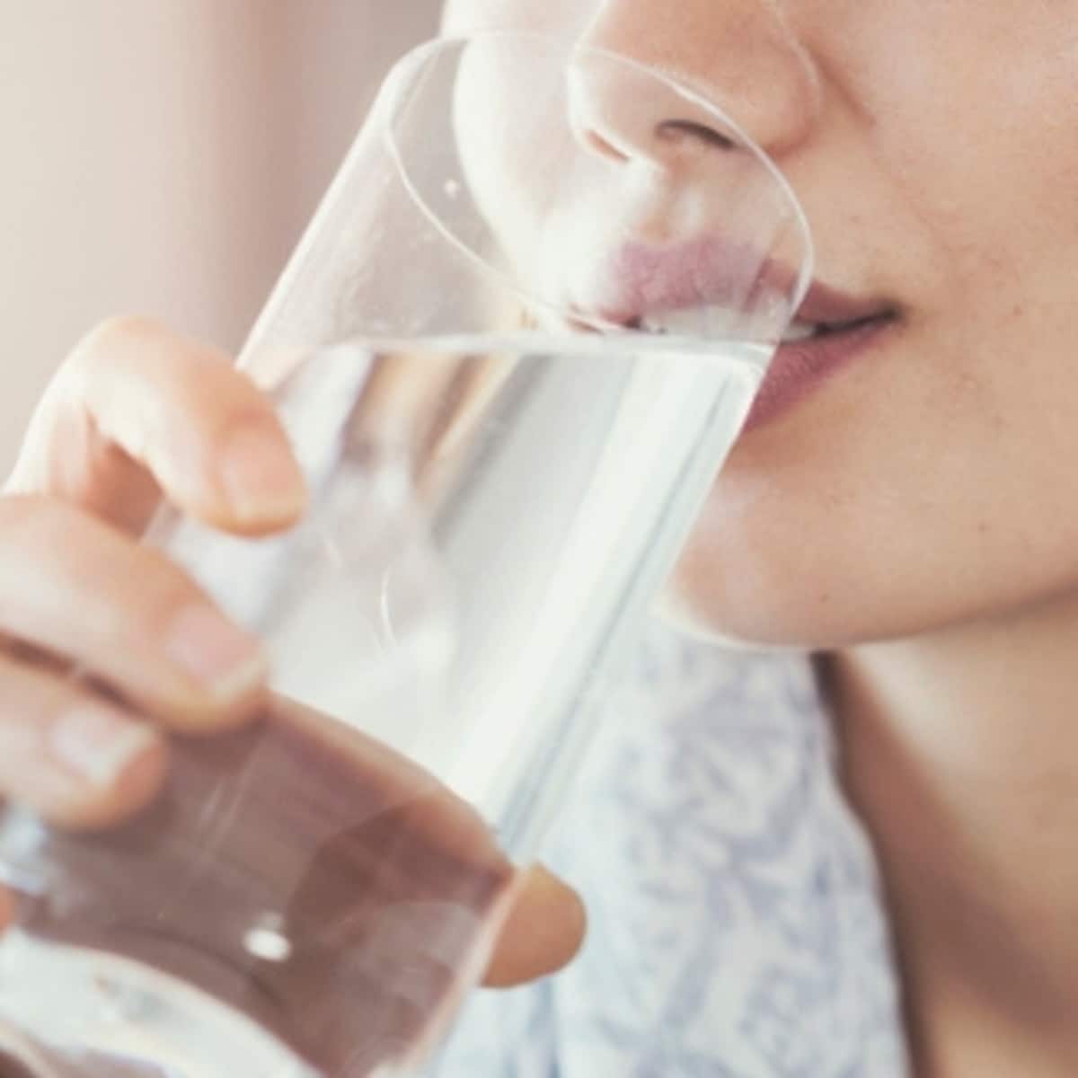 Goede vraag: is water met zout drinken echt gezond?