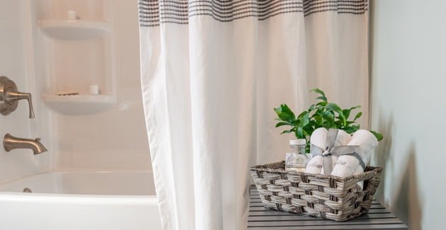 SDOTPMT 105 x 160 cm Wit Zwart Douchegordijn Eenvoudig Thema Bad Gordijn Klassieke Traditionele Bad Gordijn Stof Polyester Waterdicht voor Kinderen Badkamer Keuken Decor met Haken