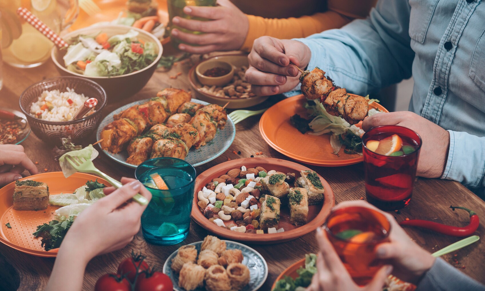 Waarom je beter niet kunt drinken tijdens het eten Libelle