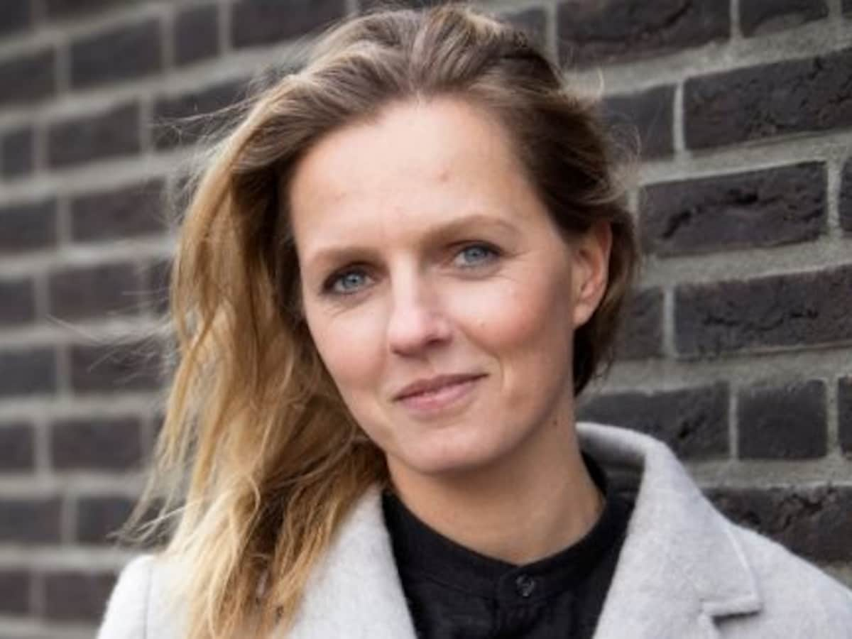 Leonie ter Braak laat andere kant van zichzelf zien in pikante fotoshoot |  Libelle