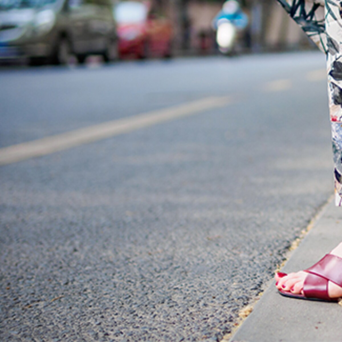 Z verwijder je teen en voetafdrukken uit je sandalen en slippers