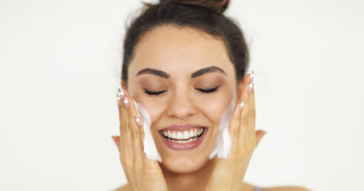 Déze zeep wordt het wondermiddel tegen acne genoemd - Libelle.nl