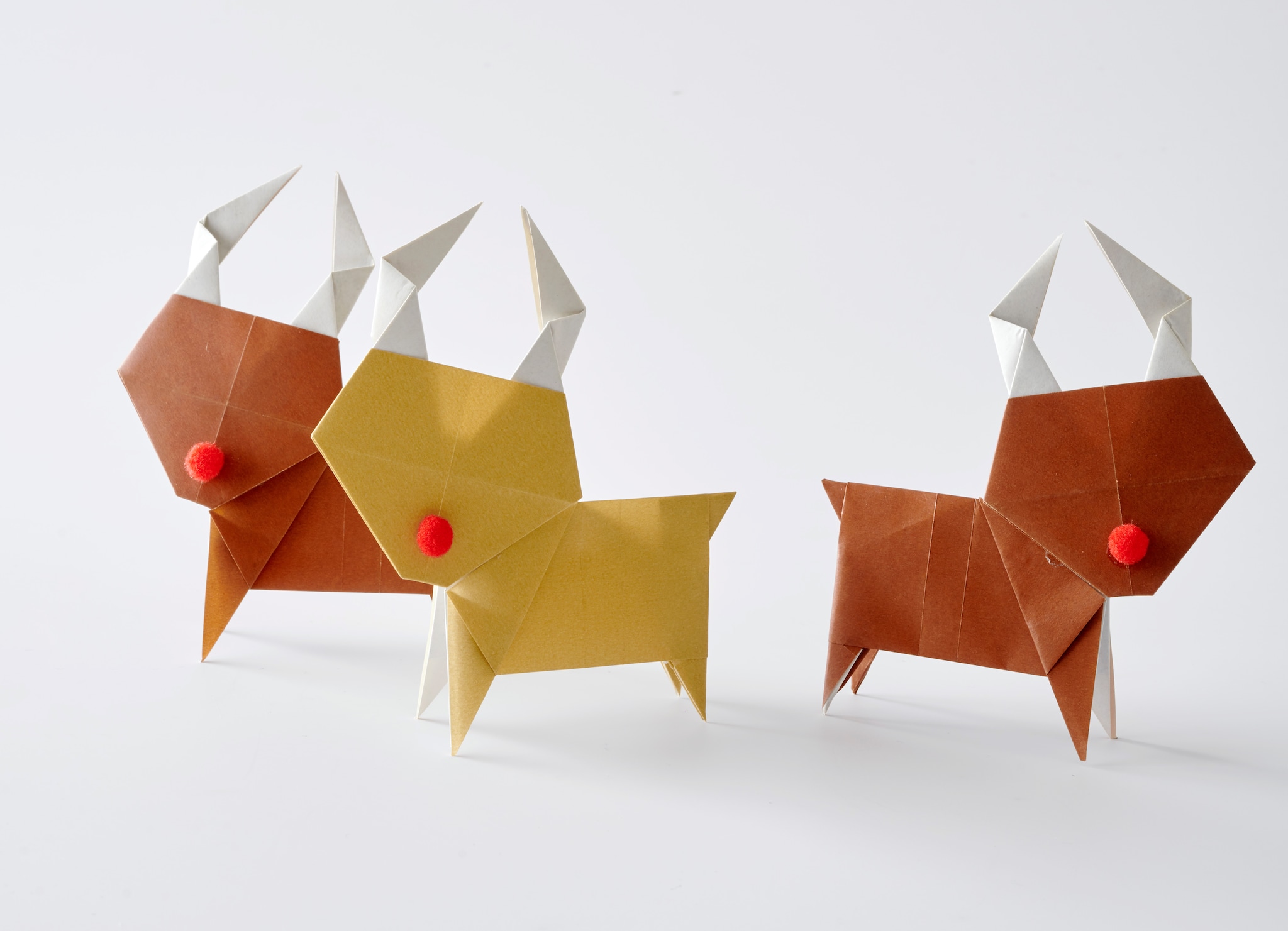 Vouwen maar: schattige origami rendieren - Libelle.nl