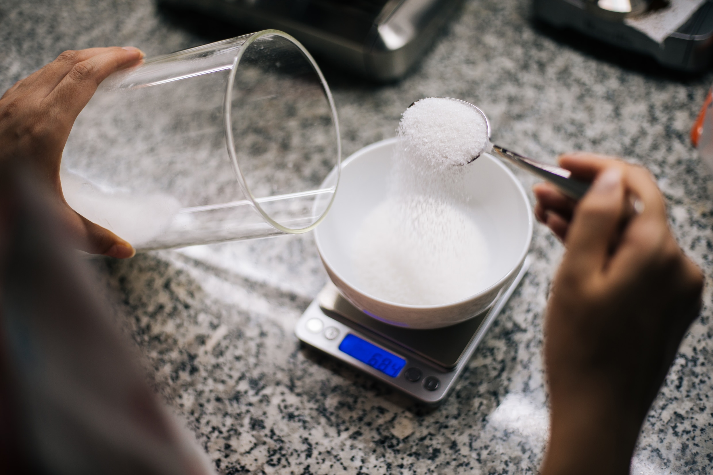 Hoeveel gram is een eetlepel? Hang dit lijstje in de keuken Libelle