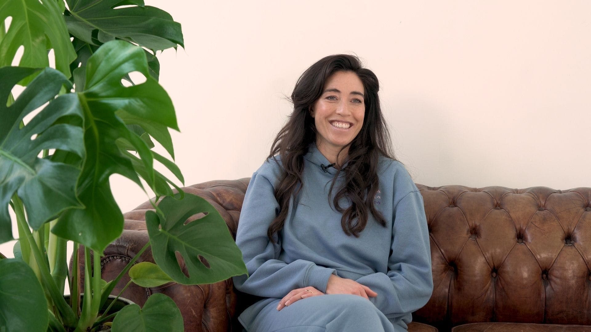 Naomi van As vindt de babytijd zwaar: ‘Ik ben geen babymoeder’