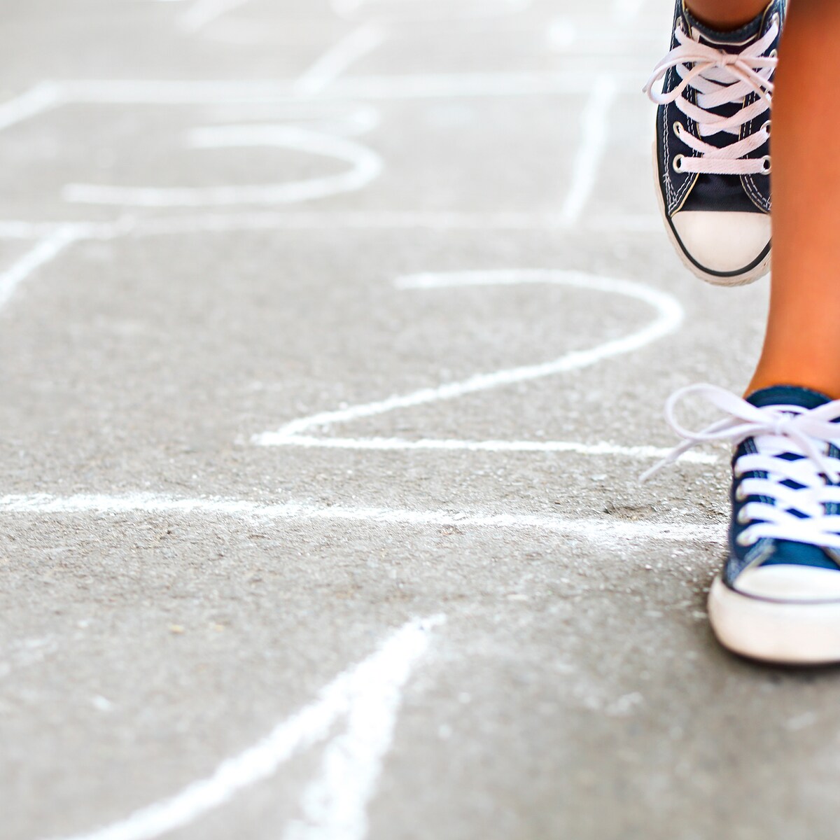 Onderzoek toont aan 3 op de 10 Nederlandse kinderen gaan in te kleine schoenen naar school Libelle