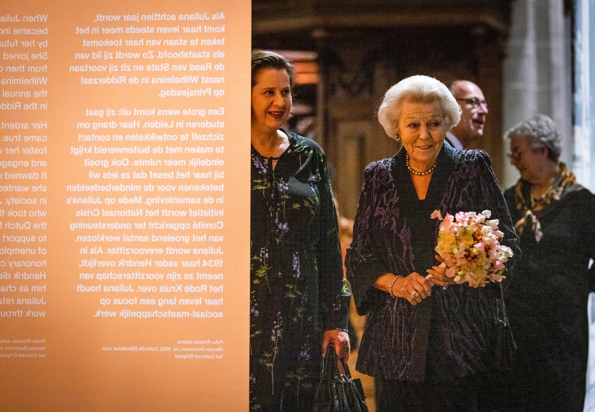 Prinses Beatrix opent een bijzondere tentoonstelling over haar moeder ...