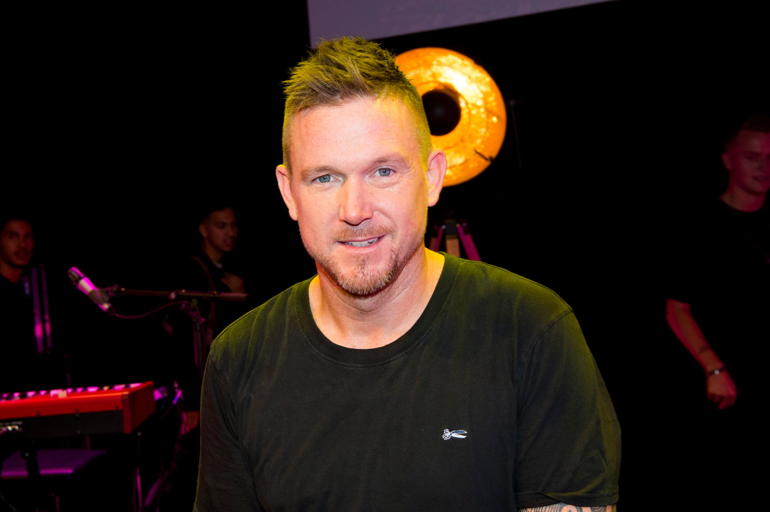 Johnny De Mol Keert Terug Op Televisie En Wel Als Quizmaster Libelle