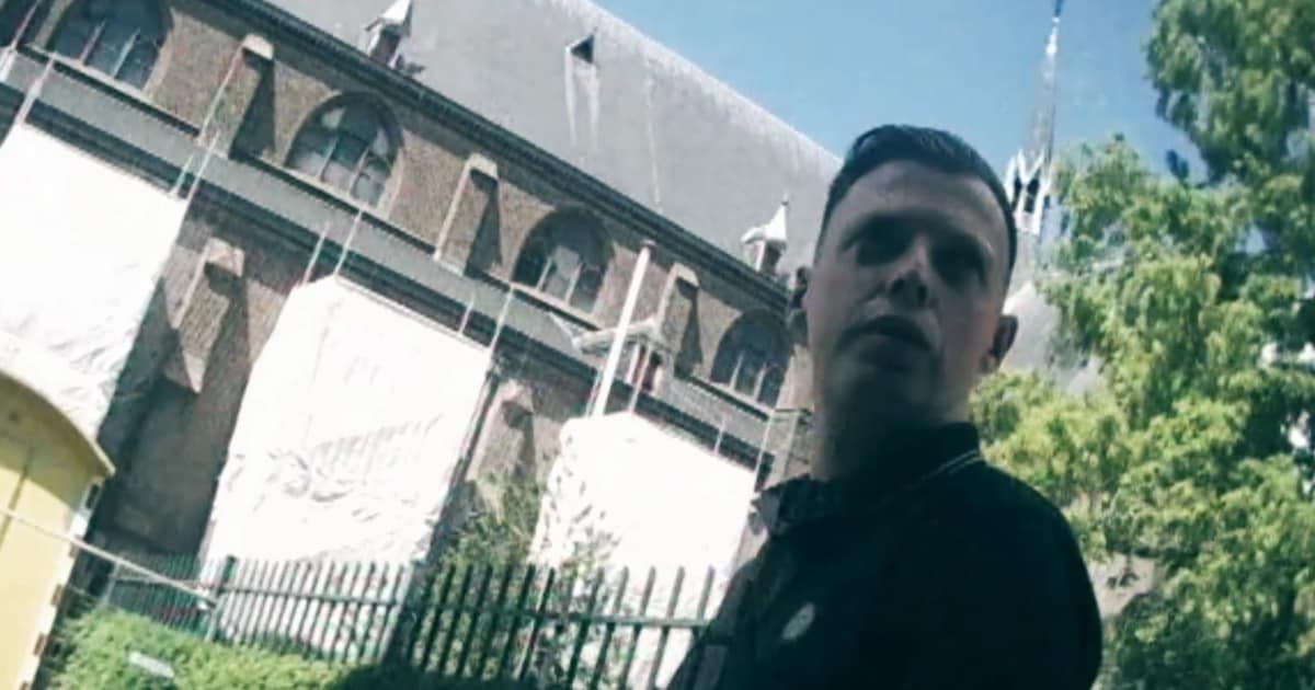 Oplichter in ‘Undercover Nederland’ lacht zijn slachtoffers hard uit ...