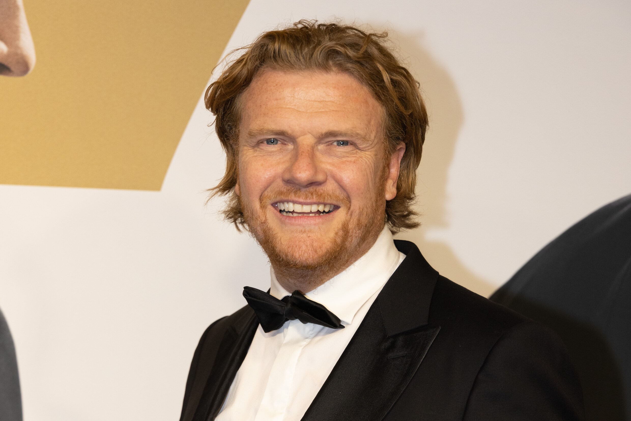 Bastiaan Ragas belandt in het ziekenhuis na een hoge val: ‘Best wel ...
