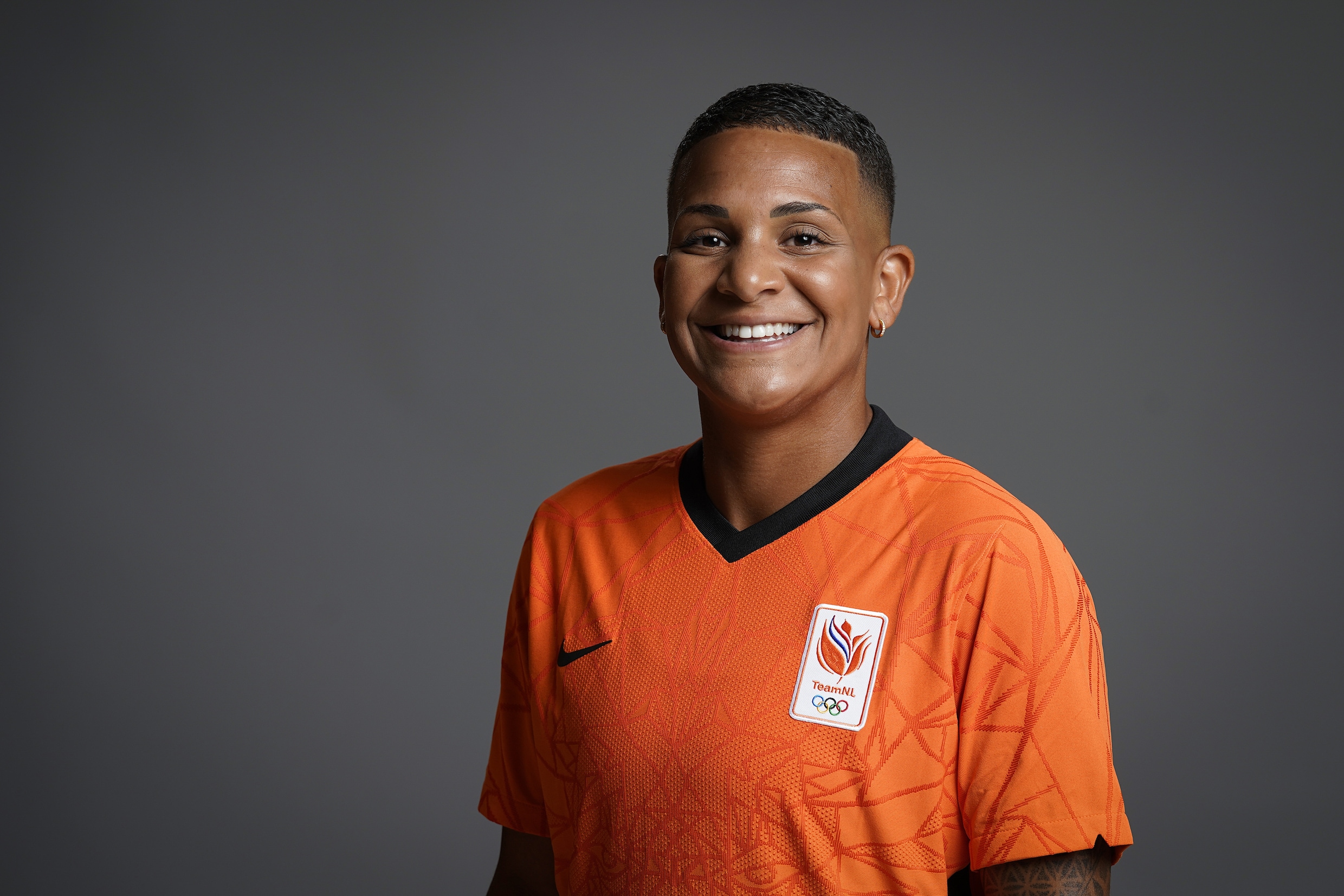 Dít is de bijzondere naam van het dochtertje van voetballer Shanice van ...