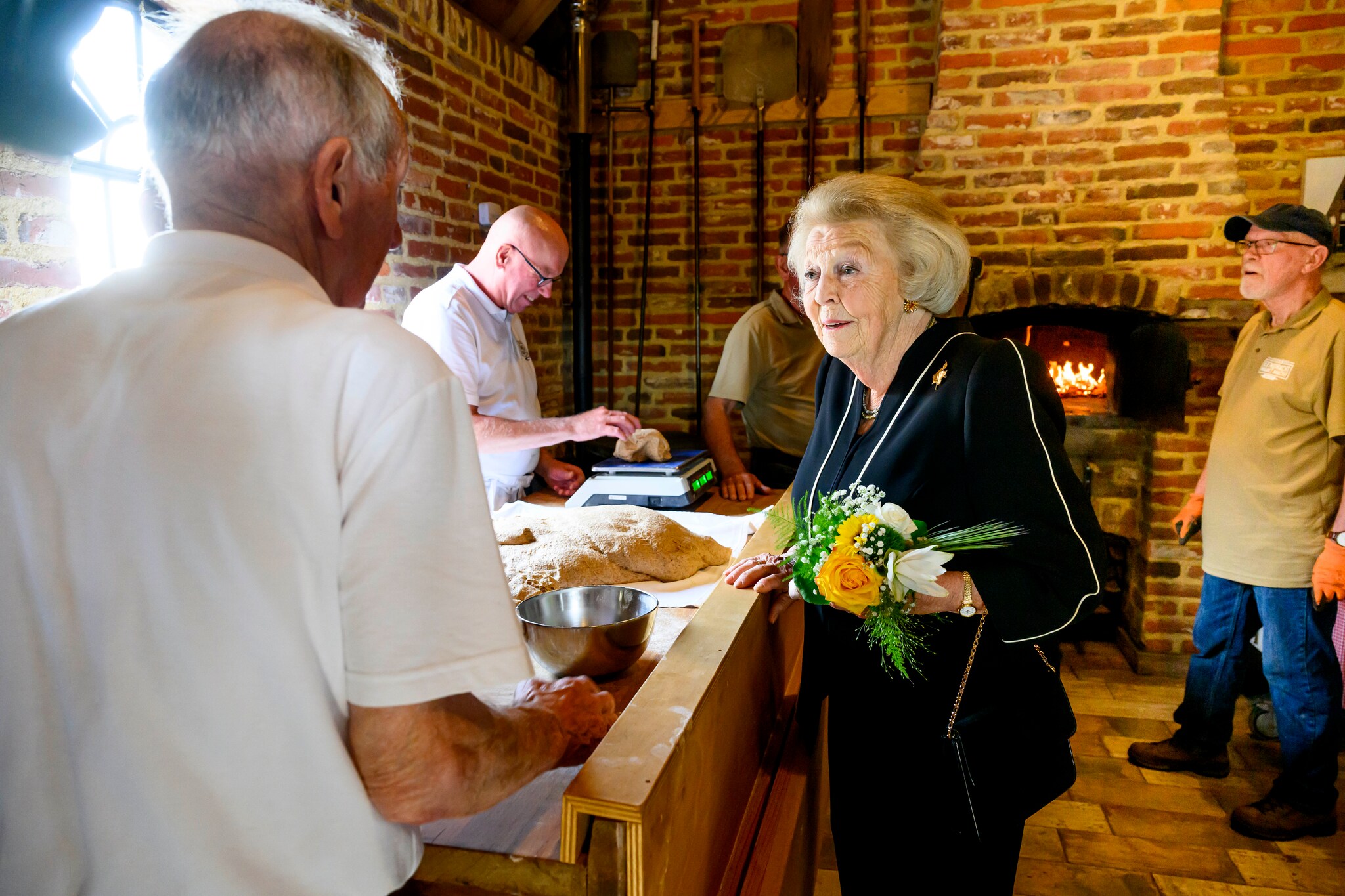Voor een 125 jaar oude molen wil prinses Beatrix best naar Limburg rijden