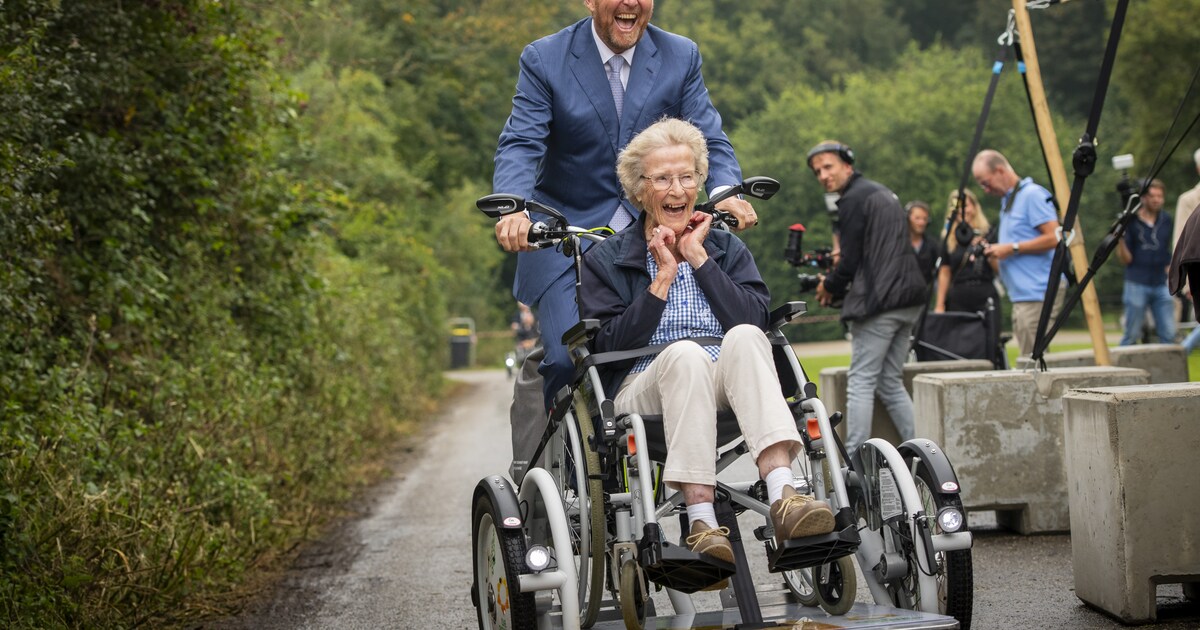 Willem-Alexander gunt een landgenote een dolle rit