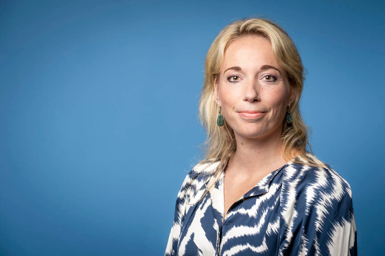 Staatssecretaris Ingrid Coenradie krijgt de Tweede Kamer muisstil | Libelle