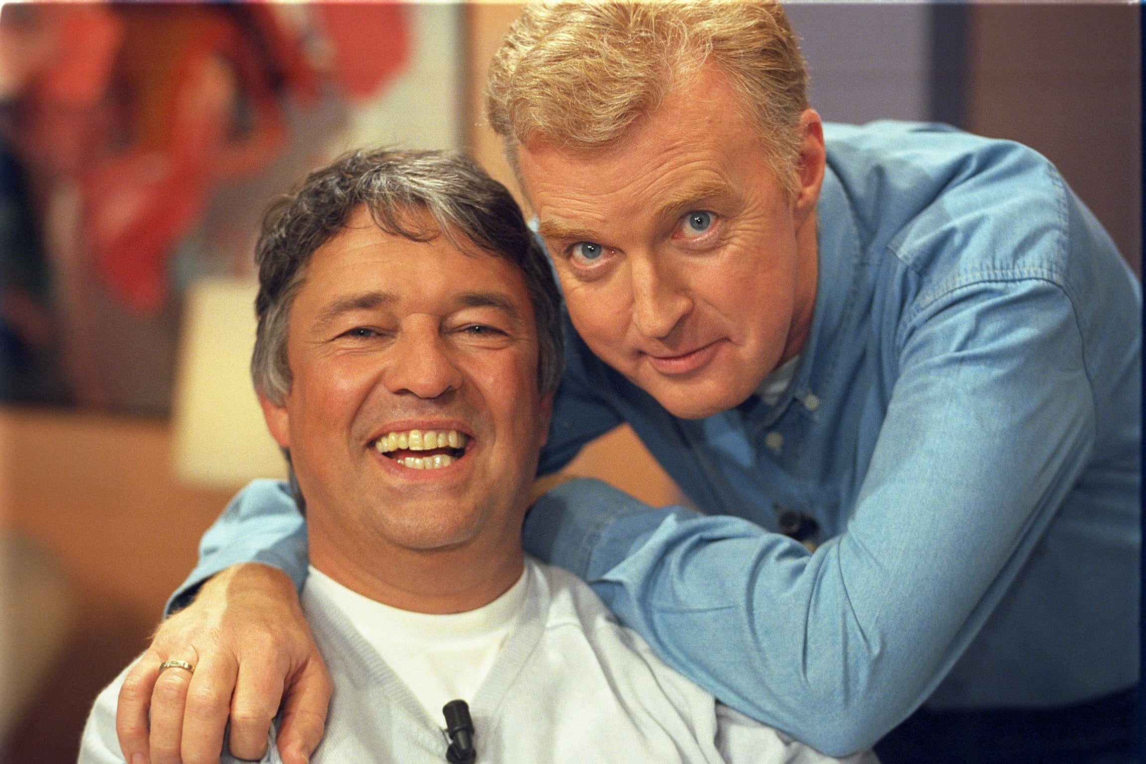 Het leven van televisie-icoon Ron Brandsteder (1950-2025) | Libelle