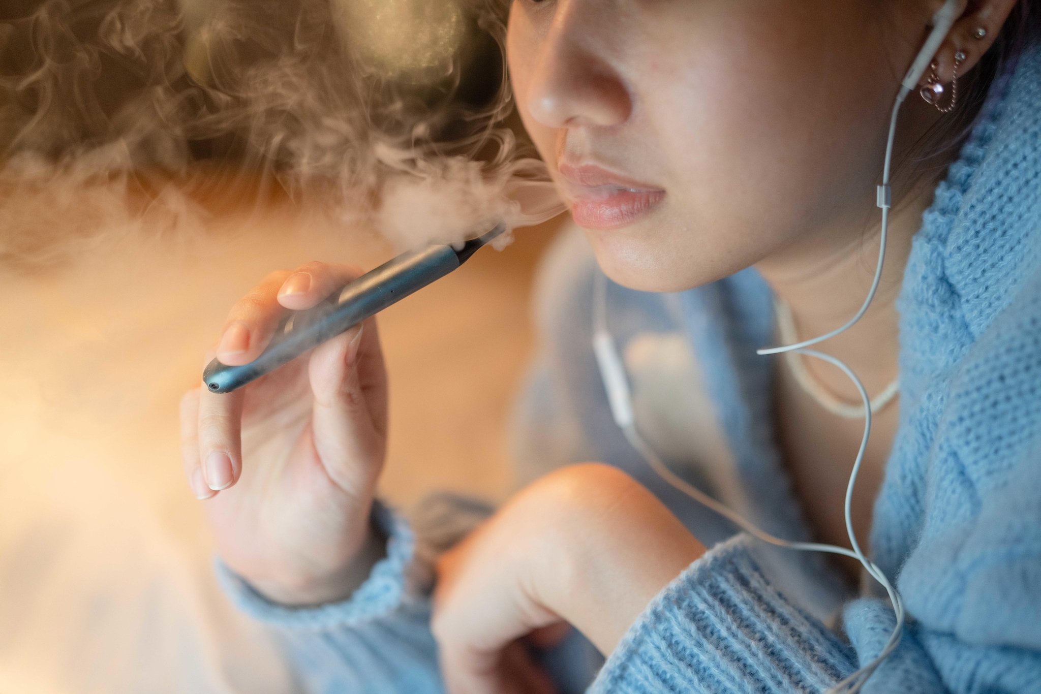 Expert geeft tips: z praat je met je kind over stoppen met vapen