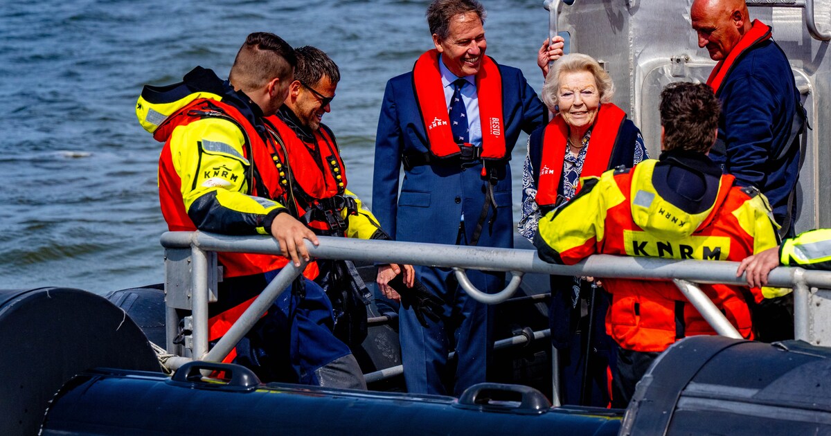 Stok mee, zwemvest aan: prinses Beatrix hou je niet op de wal als er gevaren kan worden