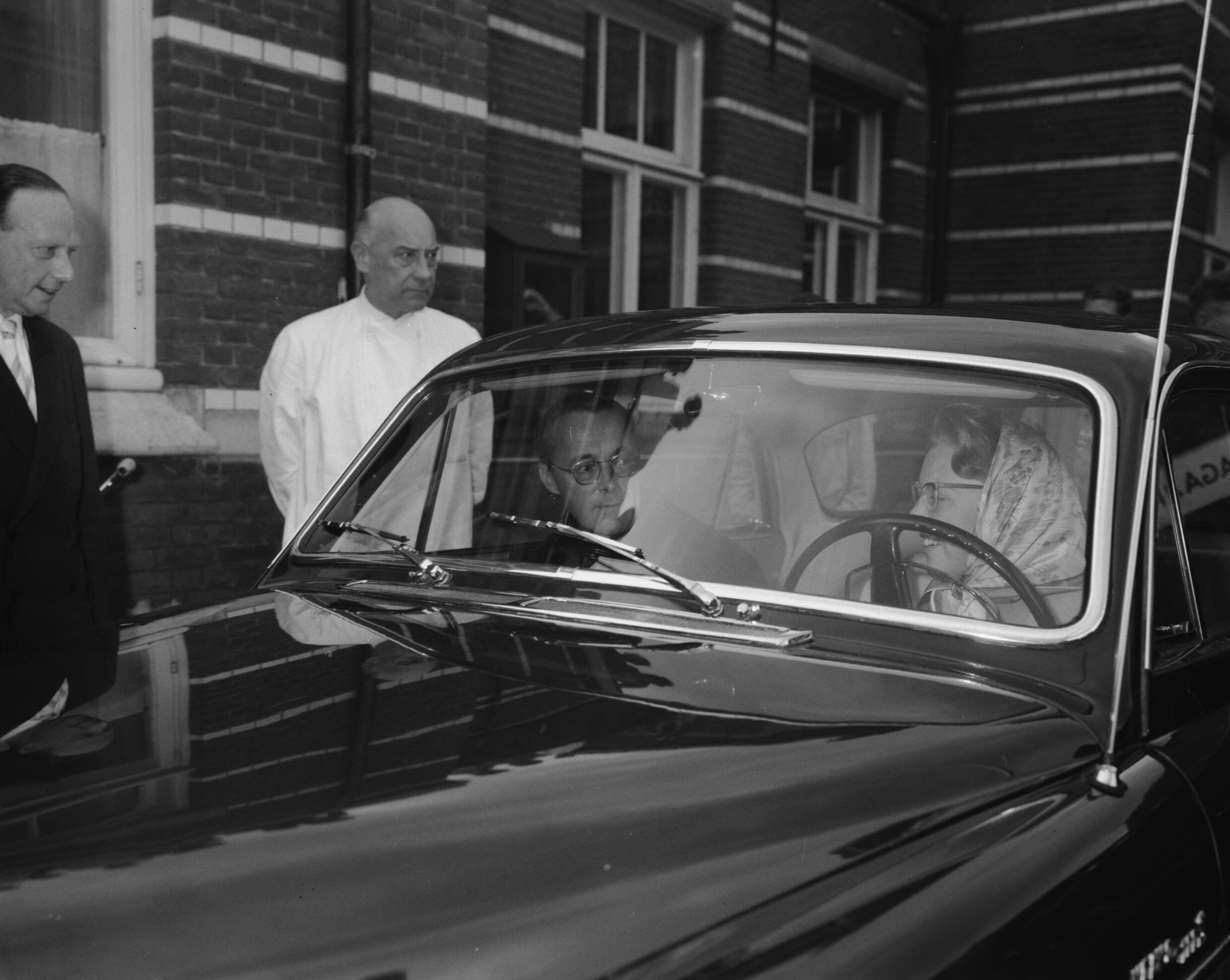 Luxe, comfort en snelheid: dít zijn de auto’s Van Oranje | Libelle