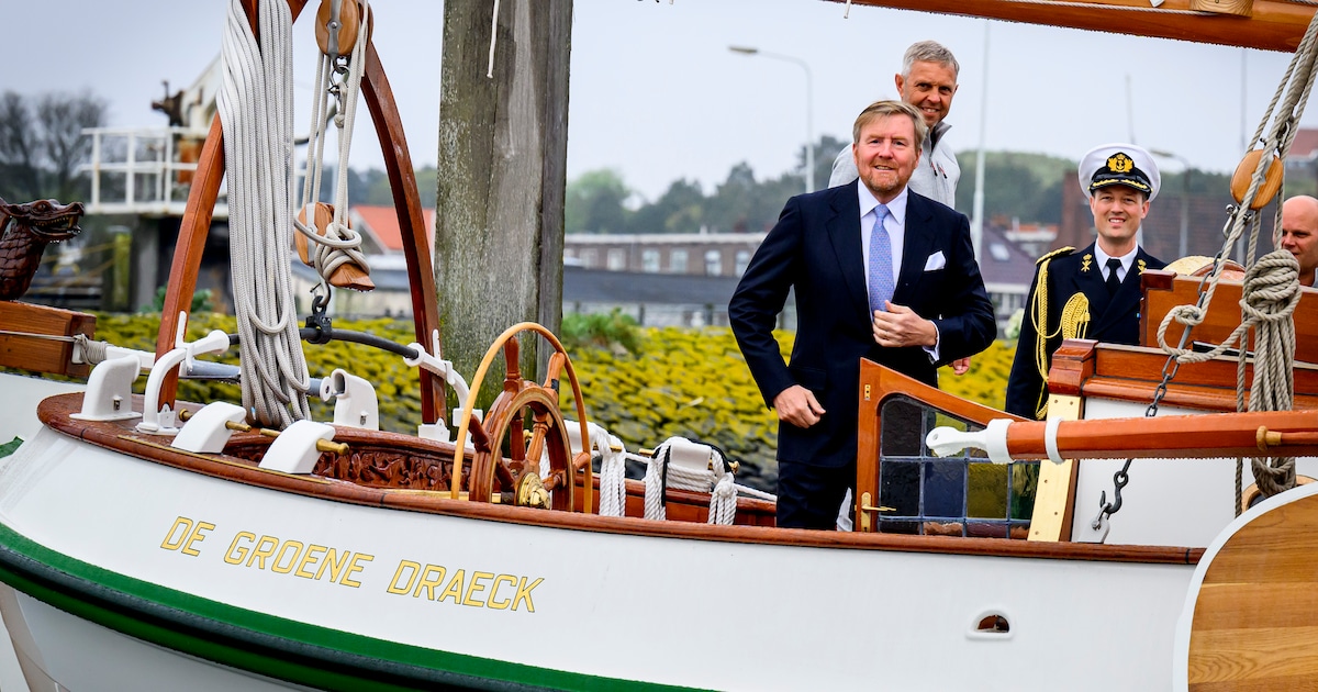 Koning Willem-Alexander vaart met zijn marinevrienden op De Groene Draeck