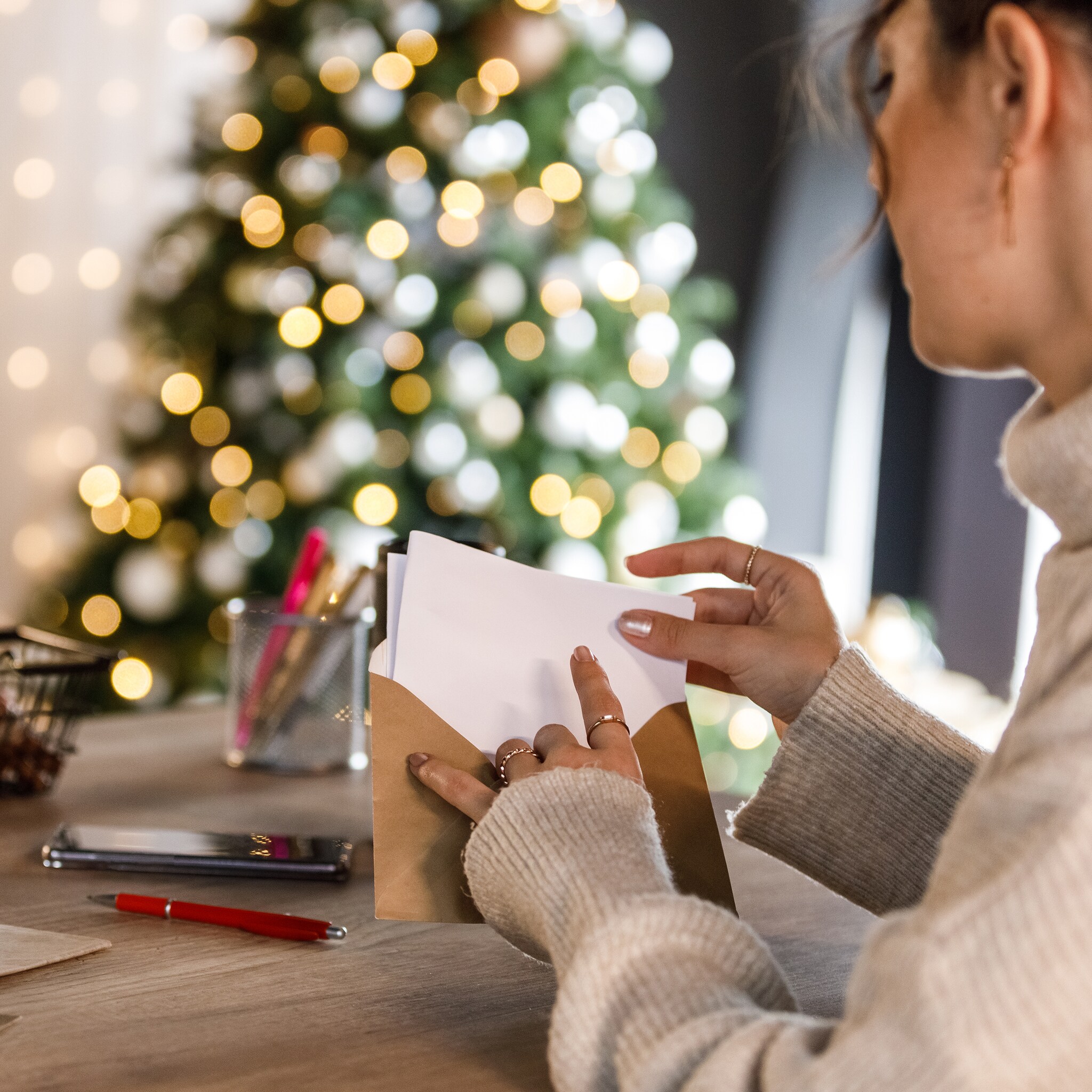 9 kerstcadeaus voor vrouwen onder de 20 euro (die altijd goed in de ...