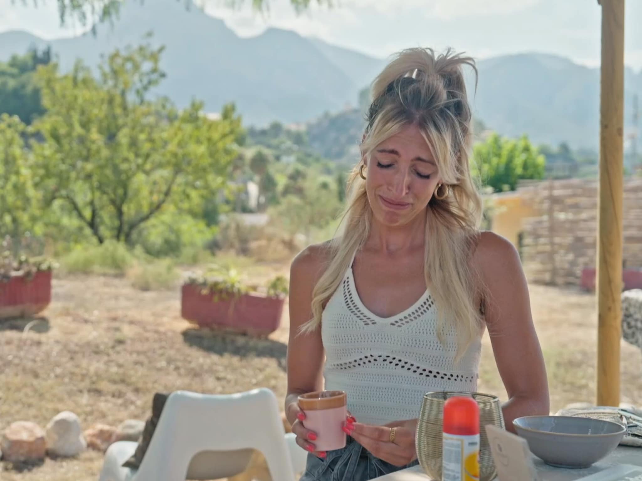 De Hanslers'-kijkers schrikken van het abrupte afscheid van Denise: “Zo  onbeschoft en onbeschaafd”