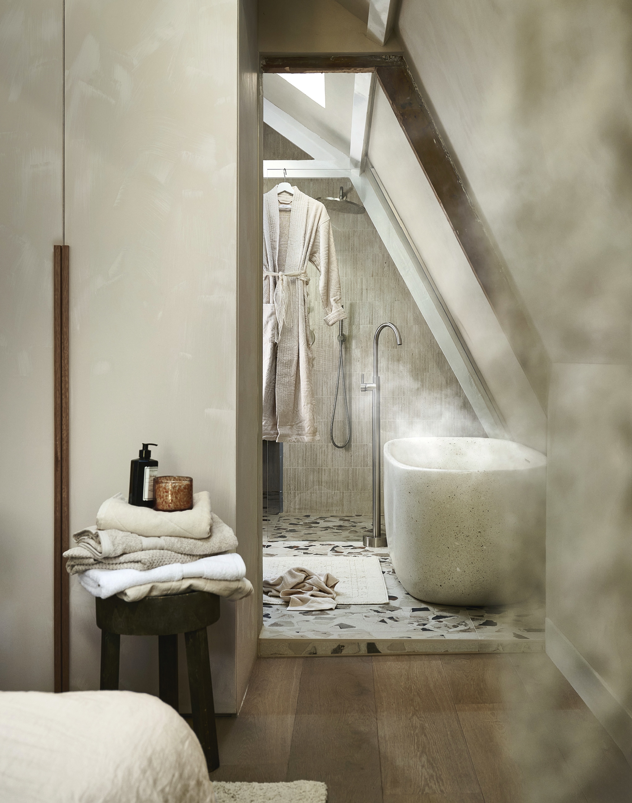 Een wit interieur kil? Welnee, zo style je het gezellig en warm
