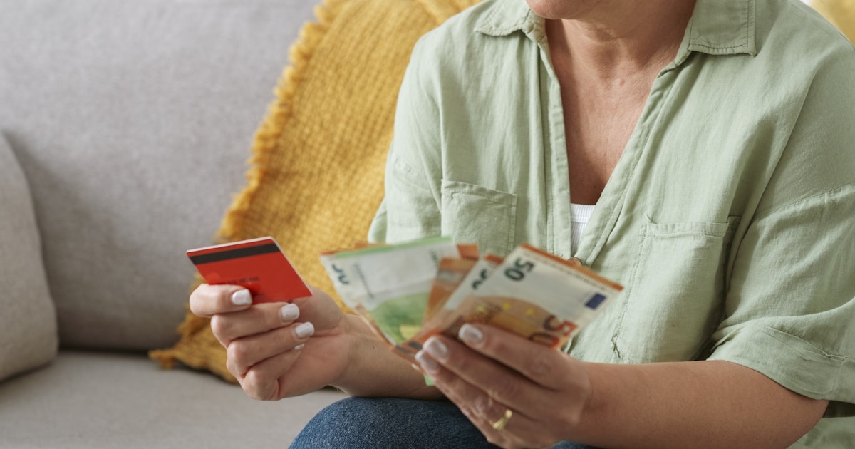 Katja (55): “Dat mijn broer me een gierig mens vond, bleef altijd in mijn hoofd hangen: zagen andere