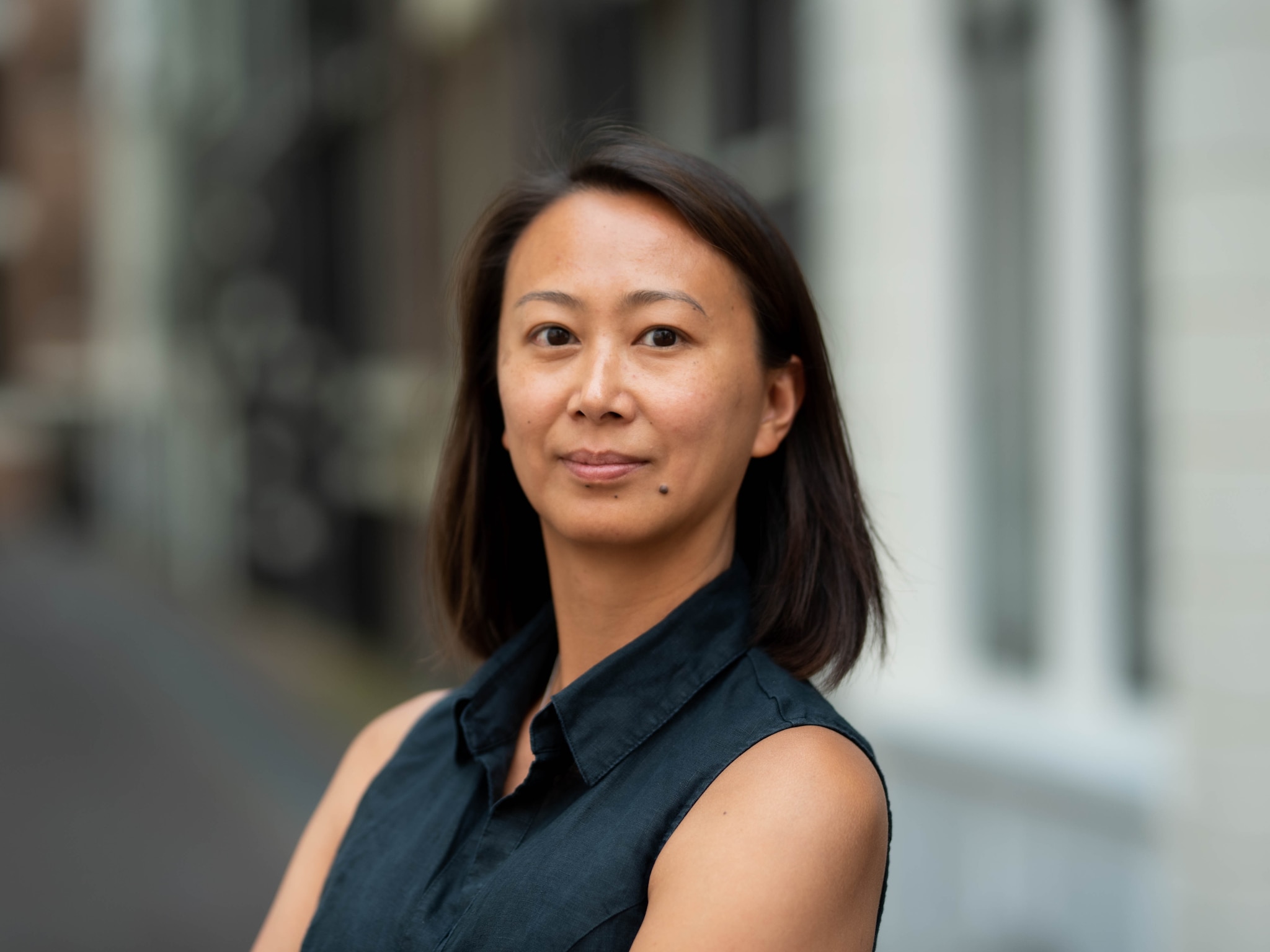 Julie (46) kreeg al jong te maken met racisme: “Schaamte voor mijn ...