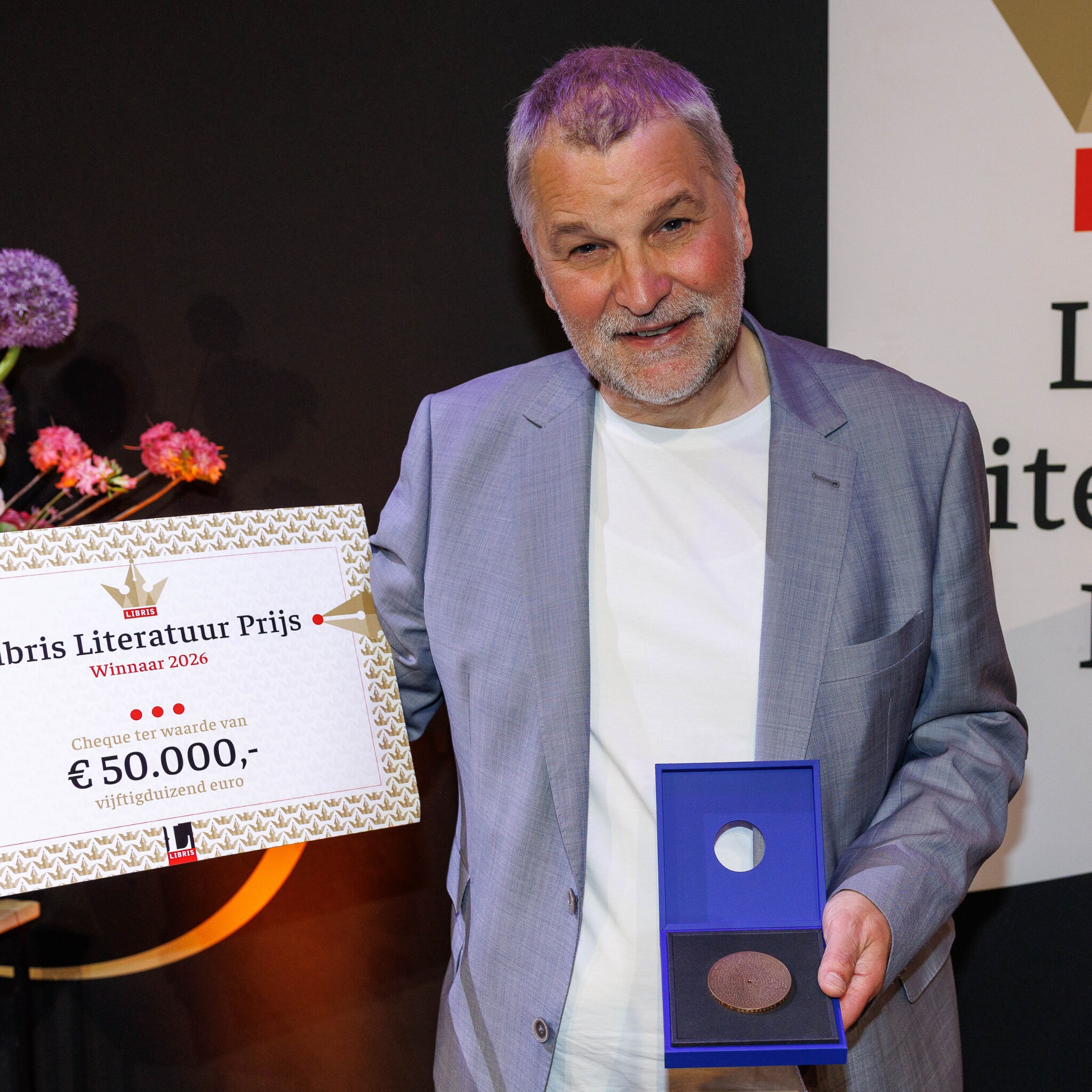 d-t-boek-wint-de-libris-literatuur-prijs-2026