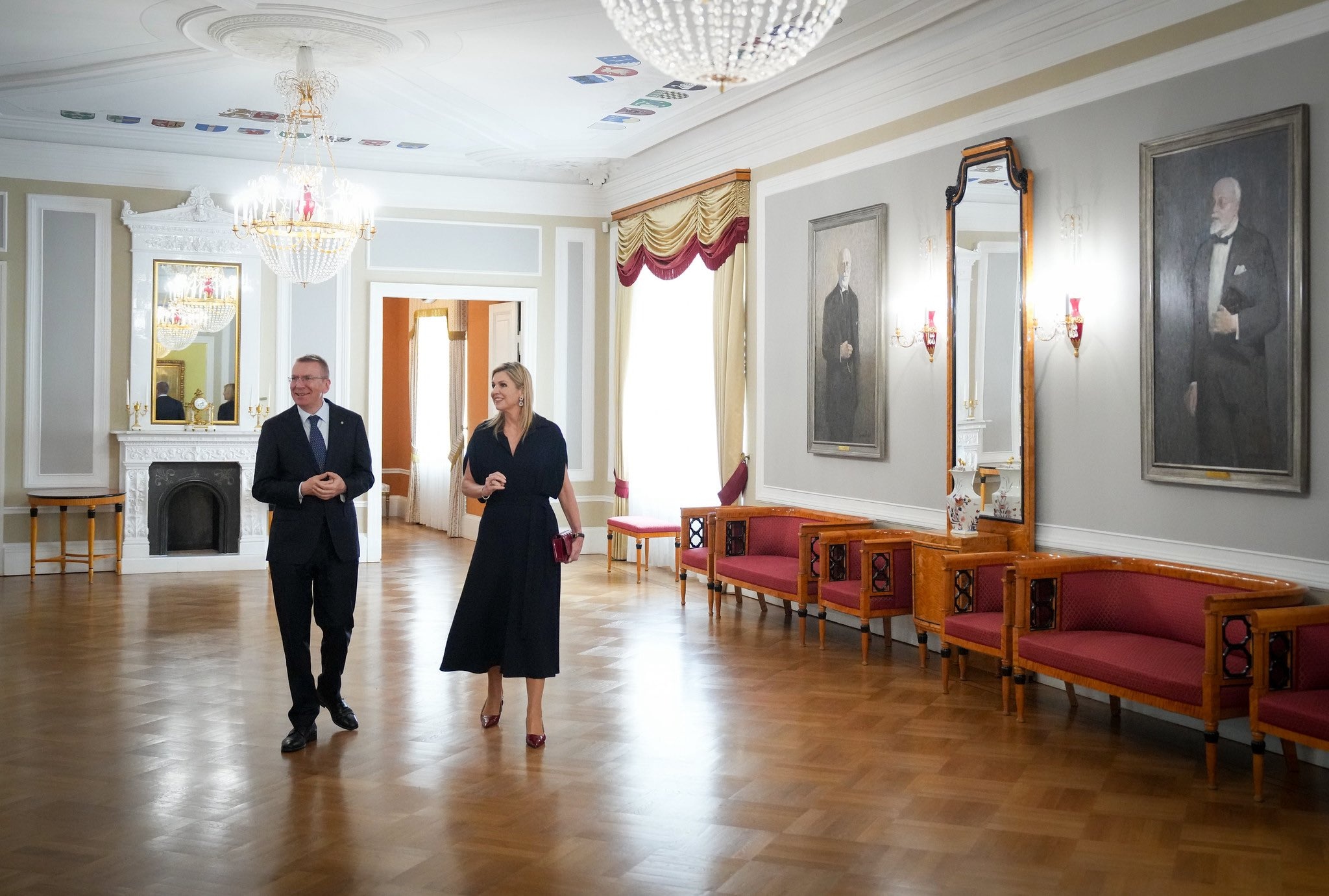 Koningin Máxima in Riga: ook als royal econome omarmt ze Diplomatic ...