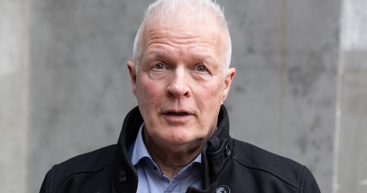 Peter Jan Rens (75) zakt in elkaar tijdens gitaarspelen