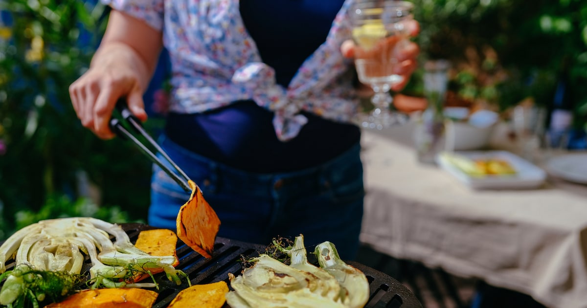 Sandra (53) is na 21 jaar geen vegetariër meer: ‘Ik eet nu zelfs mijn eigen dieren’