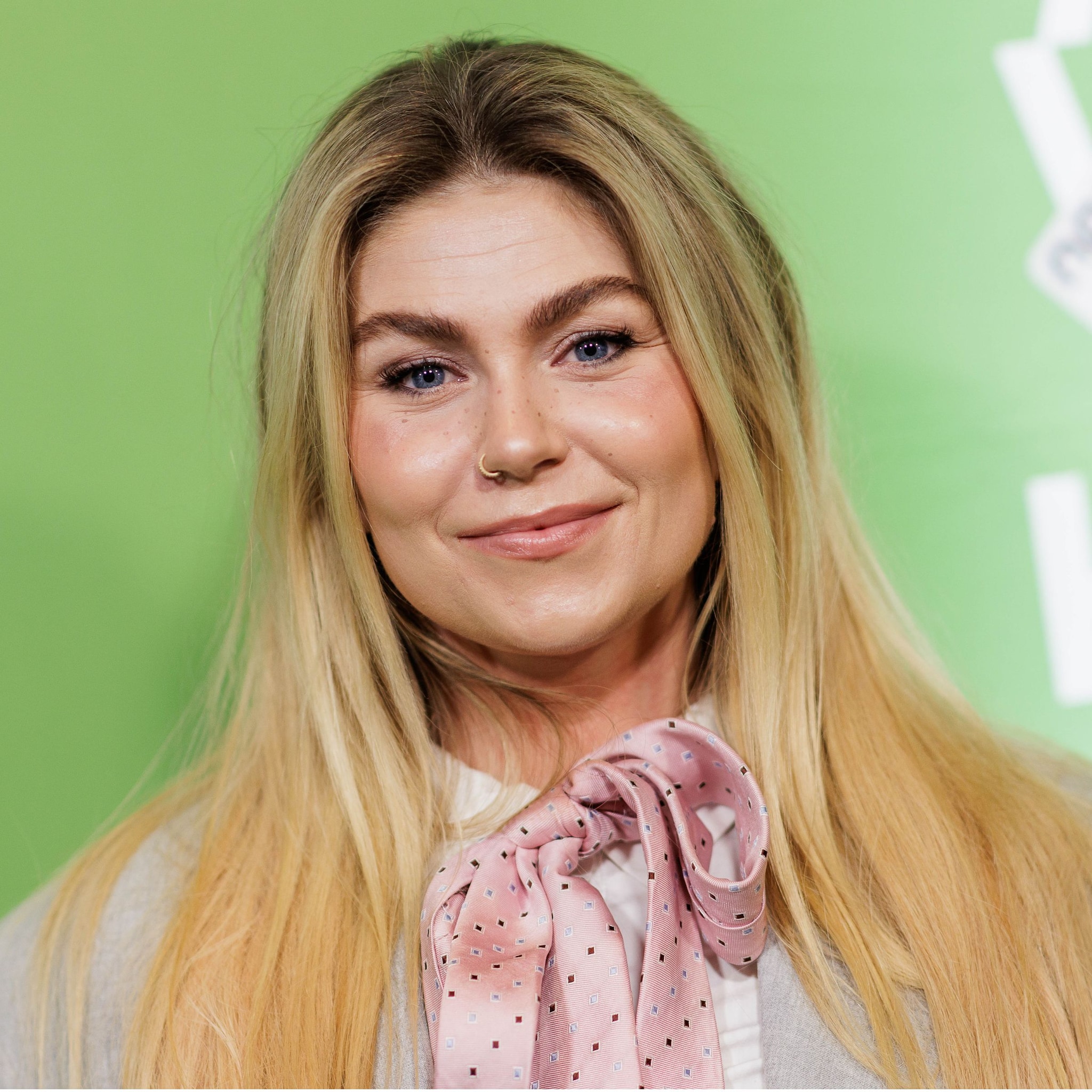 Roxeanne Hazes straalt na borstverkleining: 'Heel blij dat ik het heb gedaan '