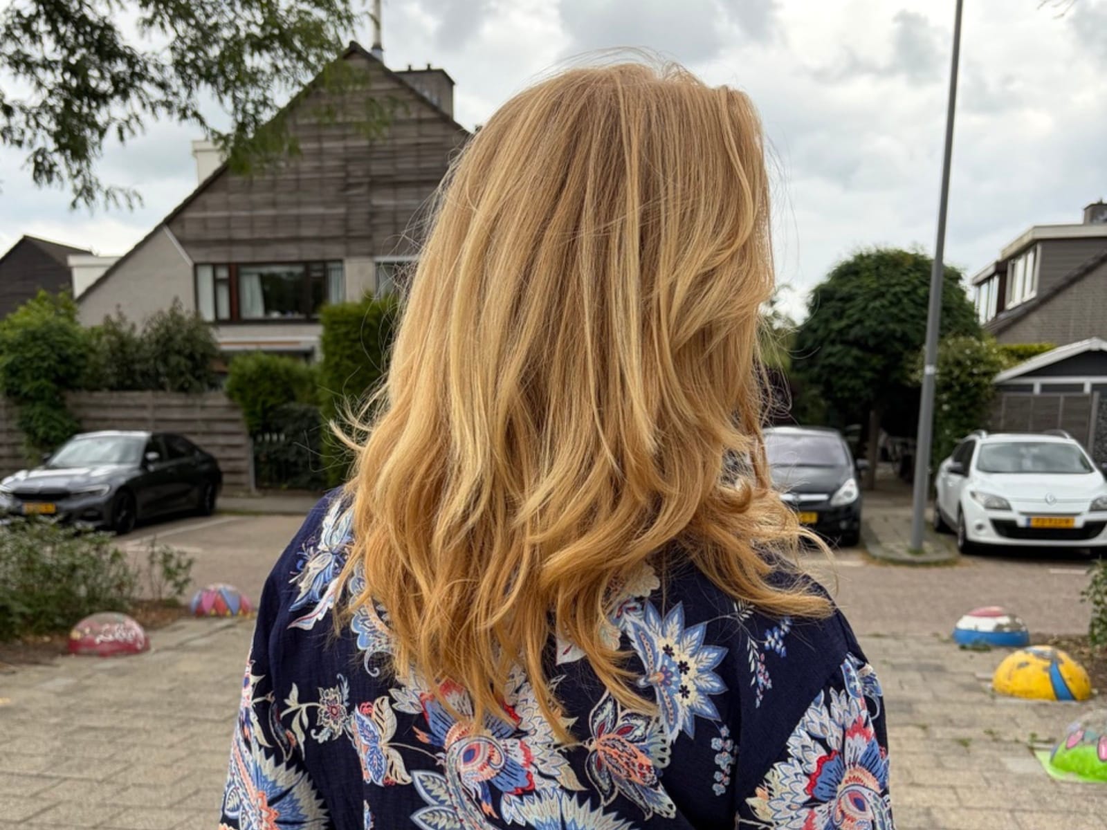 De dochter van Marijke (52) kreeg een postnatale depressie: ‘Ik vond mijn kleinzoon trillend, huilend en met blauwe lippen in haar schuur’